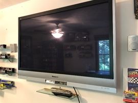 Panasonic Mounted 50" Flat Screen TV      https://ctbids.com/#!/description/share/33303