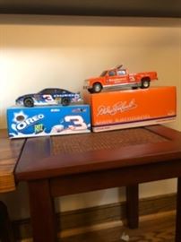 Dale Earnhardt Die Cast Oreo and Wheaties         https://ctbids.com/#!/description/share/34436