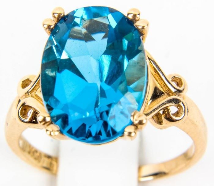 Lot 27a - Jewelry 10kt Yellow Gold London Blue Topaz Ring