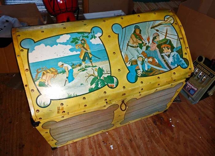 Tin toy box made by Wolverine Toy Co.