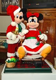 Animated Christmas Mickey and Minni