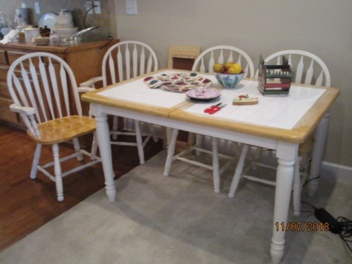 Maple and tile table with 4 chairs and leaf