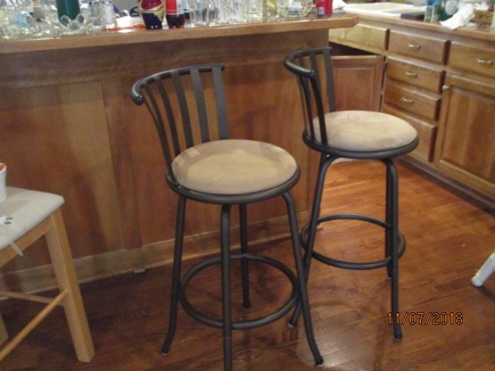 set of 2 bar stools