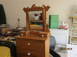 Child's doll vanity