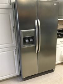 Kenmore Side by side door fridge stainless steel