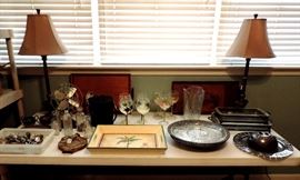 SILVERPLATE, PAIR OF LAMPS AND VINTAGE FAN