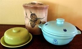 POTTERY & CERAMIC ITEMS