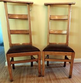 PAIR OF PRAYER CHAIRS/PRIE DIEU