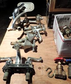 VINTAGE SINK FIXTURES