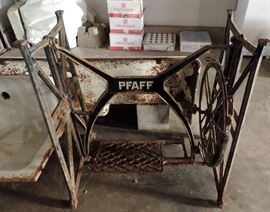 PFAFF WROUGHT IRON SEWING MACHINE BASE