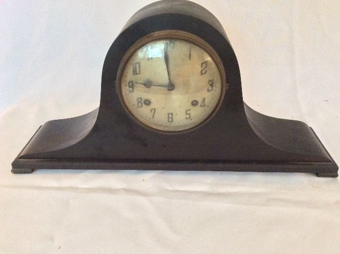 Antique Mantel Clock.  The New Haven Clock Company.
