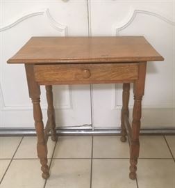 Oak 1-drawer End Table