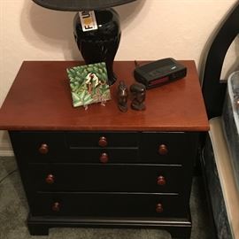 Stanley bedroom set includes dresser, 1 nightstand and headboard