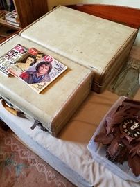 Great condition set of luggage from there wedding day.   And the beautiful clock