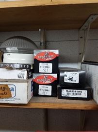 Enginetech Valve Springs, gaskets, O-Rings, Piston Ring Set M42528 Chevrolet