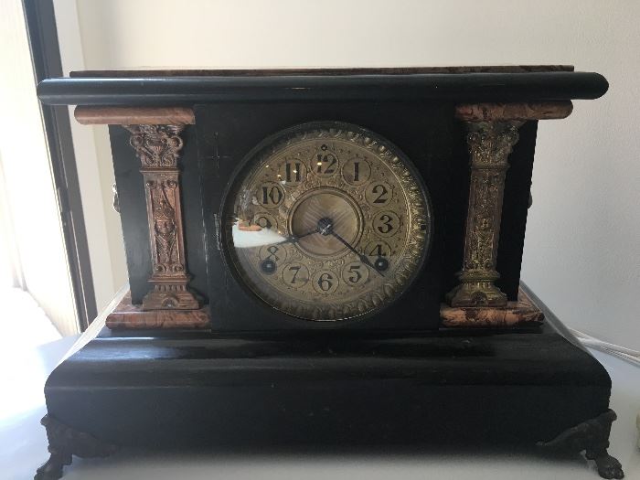 Antique mantle clock 