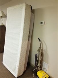 Twin mattress, xl box spring, vacuum 