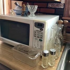 Microwave, Glassware