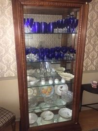 Display case with side entry