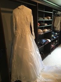 BEAUTIFUL WEDDING DRESS