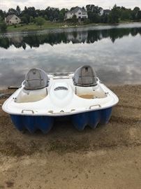 PELICAN PADDLE BOAT