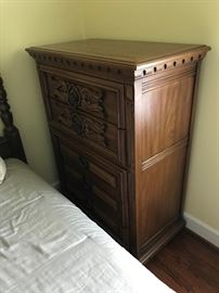Dresser - $ 160.00