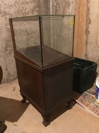 Claw foot display case