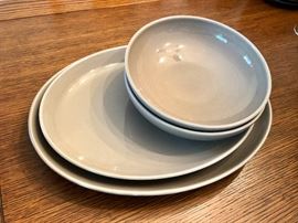 Russel Wright Iroquois - a few pieces in light grey