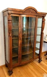 Wonderful Antique Quartered Oak Bowed Glass Front Curio/China Cabinet ca. 1900