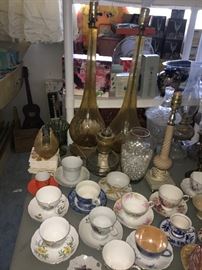 tea cups, vintage lamps