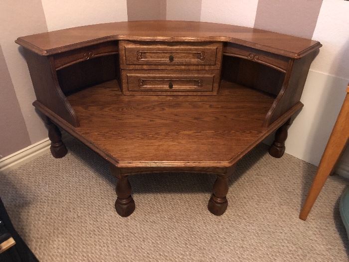Made in Belgium solid oak corner table