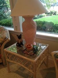 Large lamp; cat statue