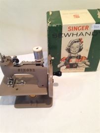 Miniature Singer sewing machine (with box)