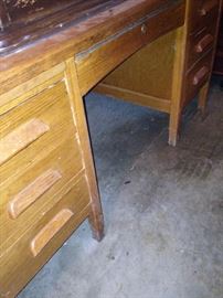Old oak 7-drawer desk
