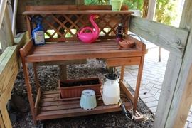 Cute cute cute Potting Bench