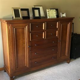 Nice chest of drawers by Stanley