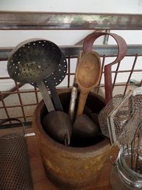 Misc vintage kitchen utensils 