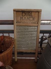 Vintage Dubl Handi wash board 