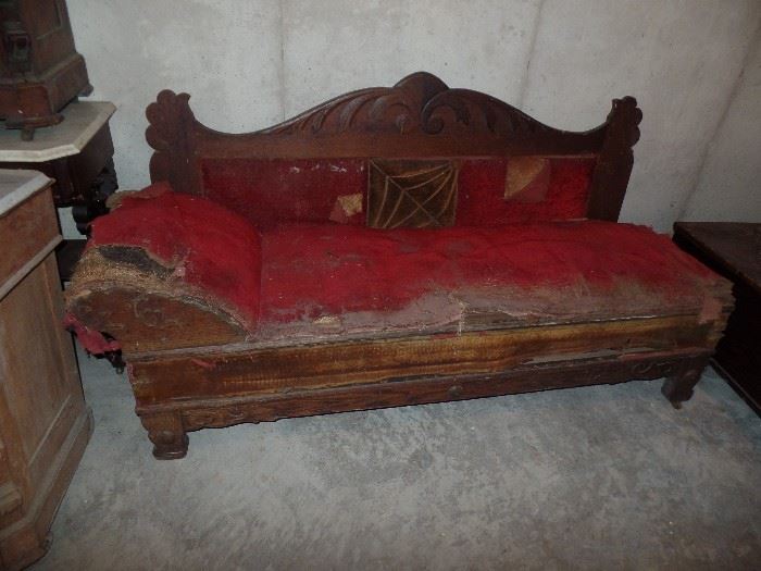 Grecian Fainting couch-recondition this would be a breath taker