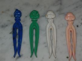 Vintage Rogers Clean-Grip plastic clothespins  