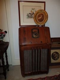 Vintage Console Radio