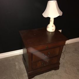 WOODEN NIGHTSTAND AND LAMP