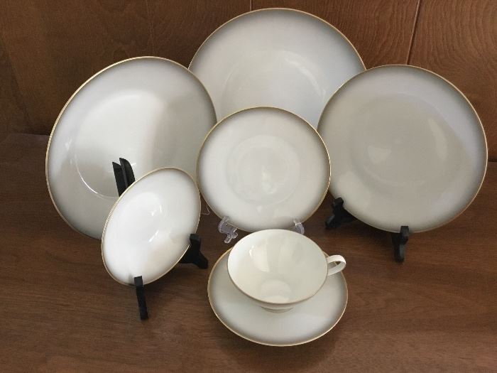 Rosenthal Bettina Avant-Garde 7pc place setting for 10 with serving pieces 
