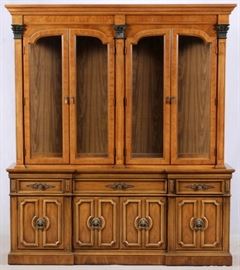 THOMASVILLE FRENCH PROVENCAL STYLE WOOD BREAKFRONT, H 85", W 75", D 20"
Lot # 0074 