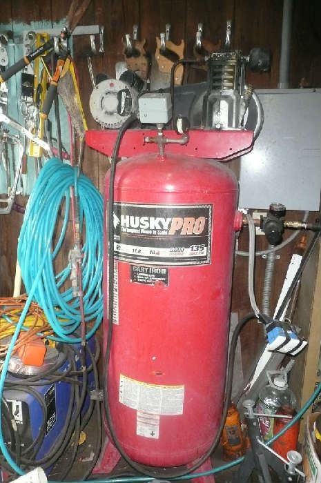 Air compressor (wired for 220)