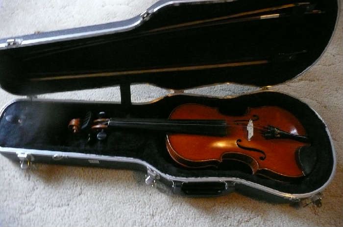 Full size vintage violin