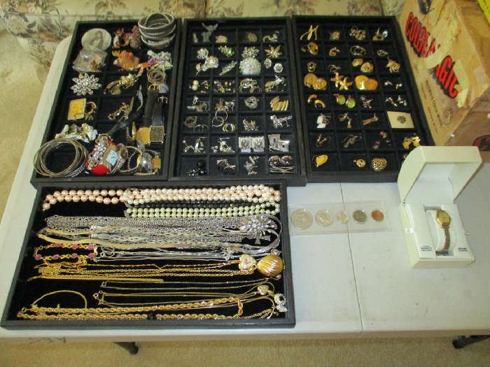 COSTUME JEWELRY, COIN SET