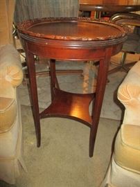 WOOD ACCENT TABLE