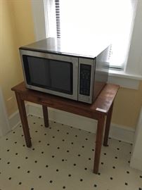 Microwave on small stand