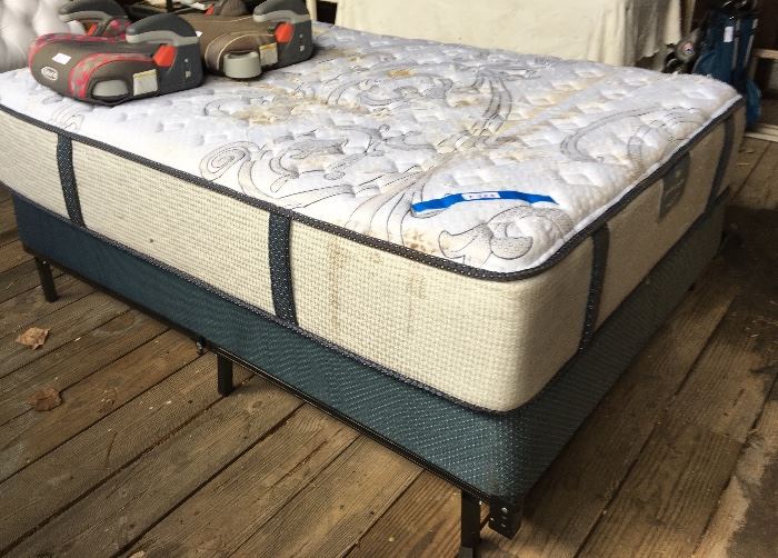 Free mattress with boxspring and metal frame